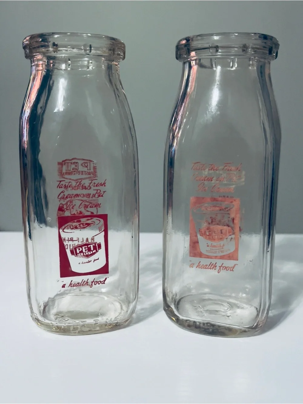 Vintage Pet Dairy Half Pint Glass Milk Bottles 1950’s Advertising Set Of 2